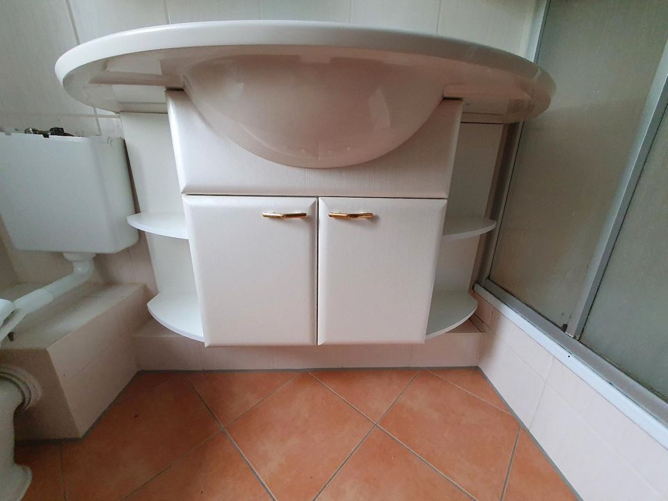 Badmöbel-Set Waschtisch mit Unter- und Hängeschränke Spiegel in Teutschenthal