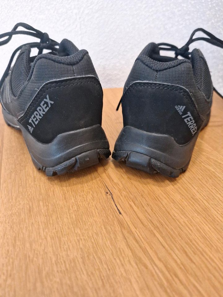 Adidas Terrex Schuhe Wanderschuhe in Pirk