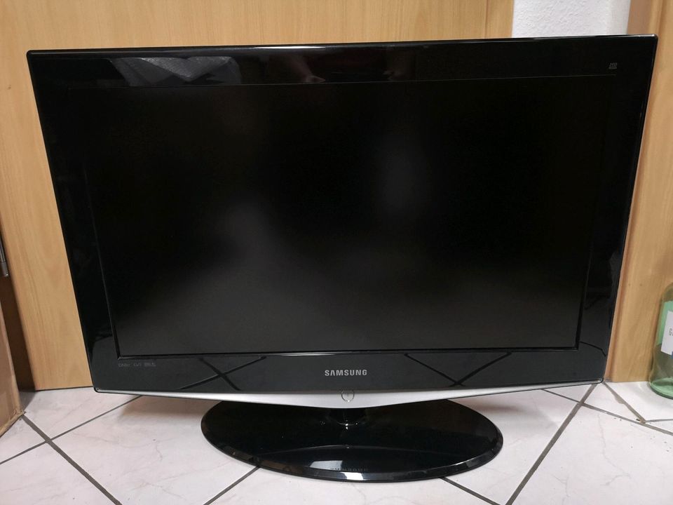 Samsung Le 32R74BD LCD Sehr gute Zustand in Troisdorf