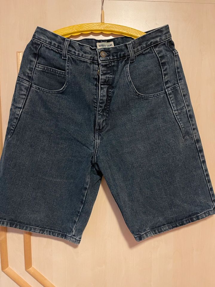 Guess Jeans kurz / Größe 32. /Dunkelblau/ Top Zustand in Oberweißbach