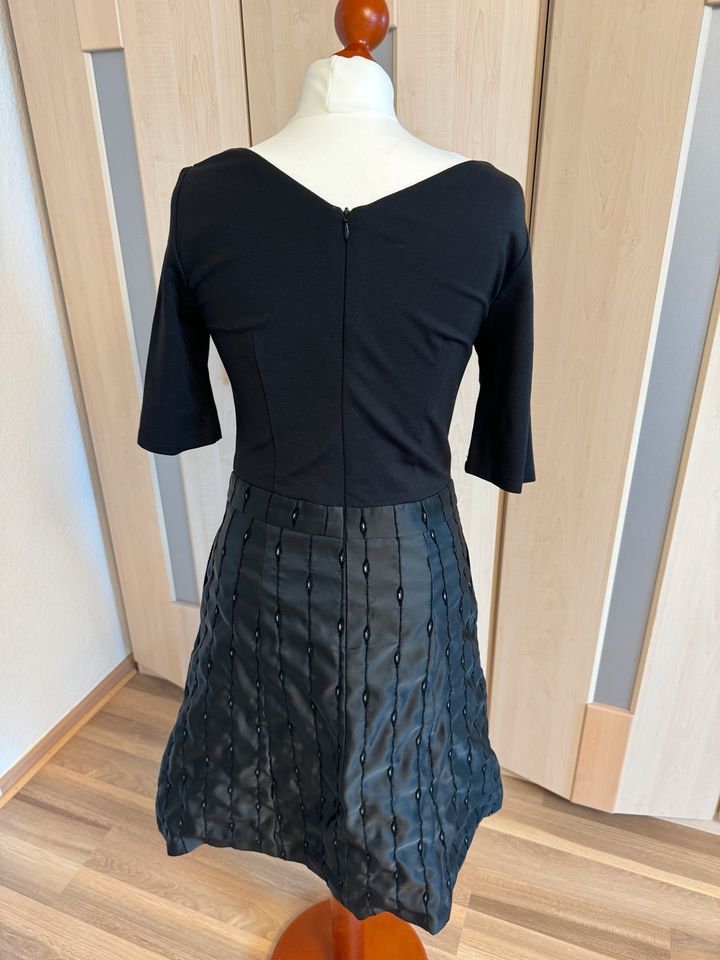 Abendkleid Esprit 38 schwarz in Sulingen