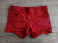 Rote Jeans shorts Größe 134 Nordrhein-Westfalen - Kalkar Vorschau