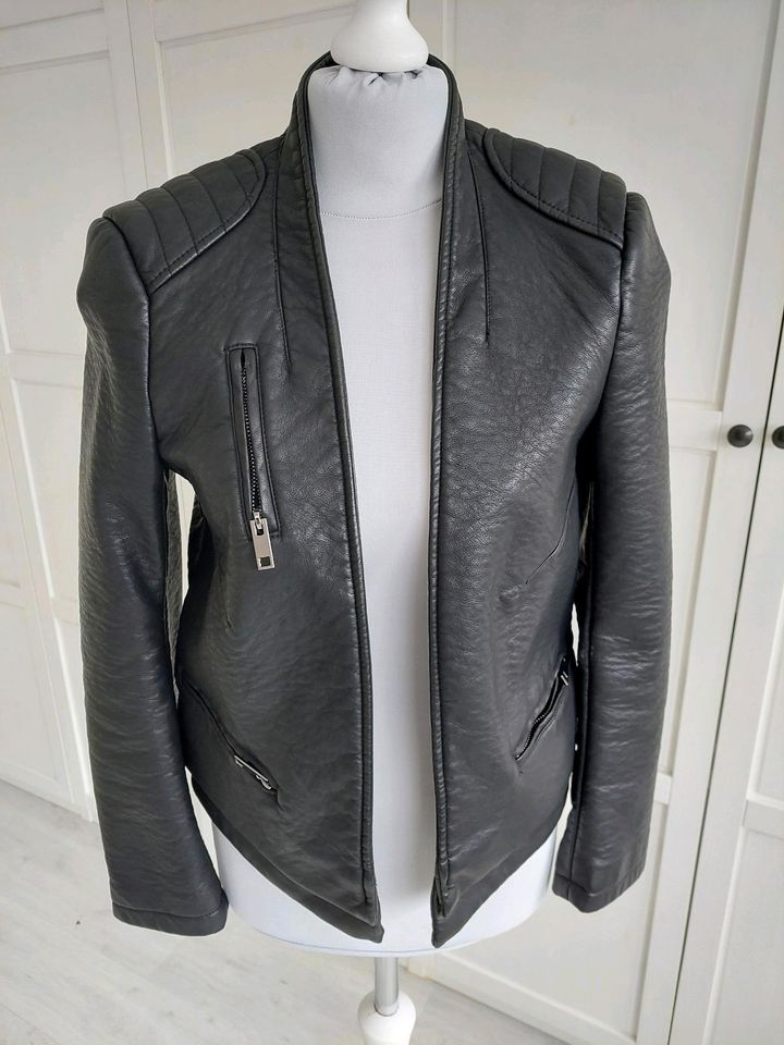 Kunstlederjacke Gr.38 Zara     22 Euro in Bad Schwartau