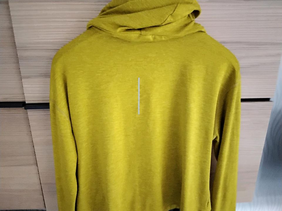 Nike Dri Fit Kapuzenjacke Daumenloch Gr.L in Birkenbeul-Weißenbrüchen