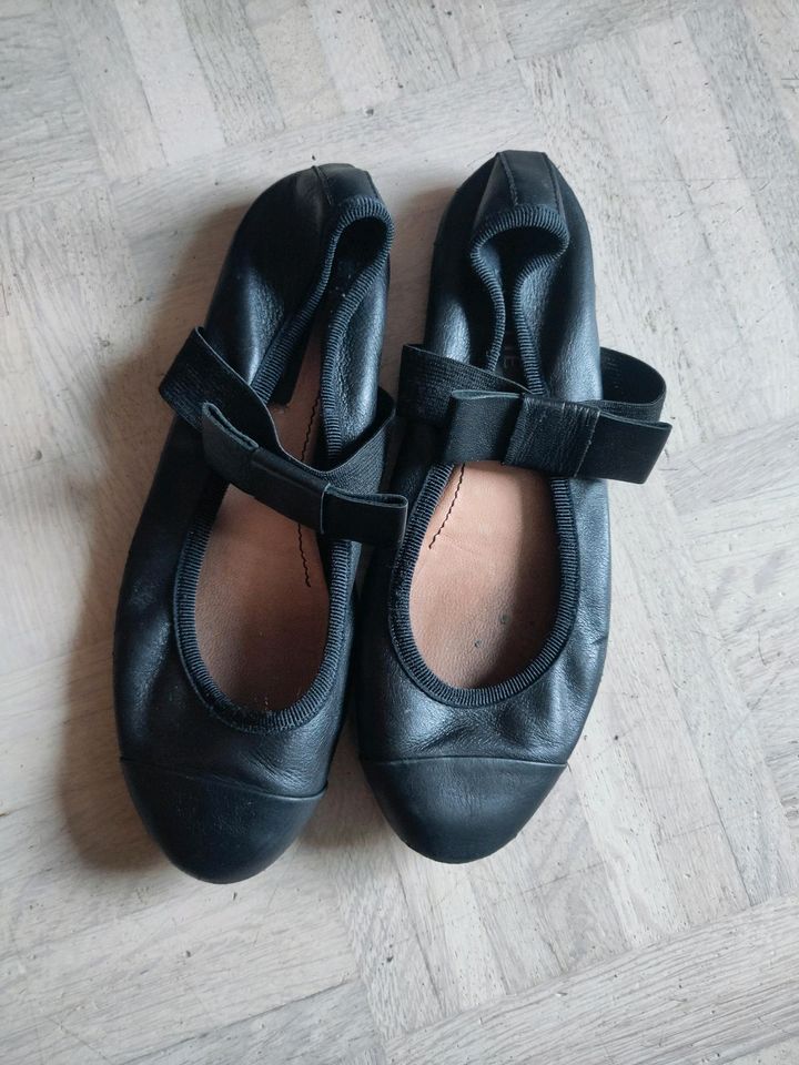 Supersüße Lederballerinas Ballerinas 37 schwarz Musette Mädchen in Igersheim