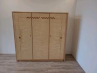 #A Kleiderschrank 3trg bemalt Holz Schlafzimmer DDR Sachsen - Burgstädt Vorschau