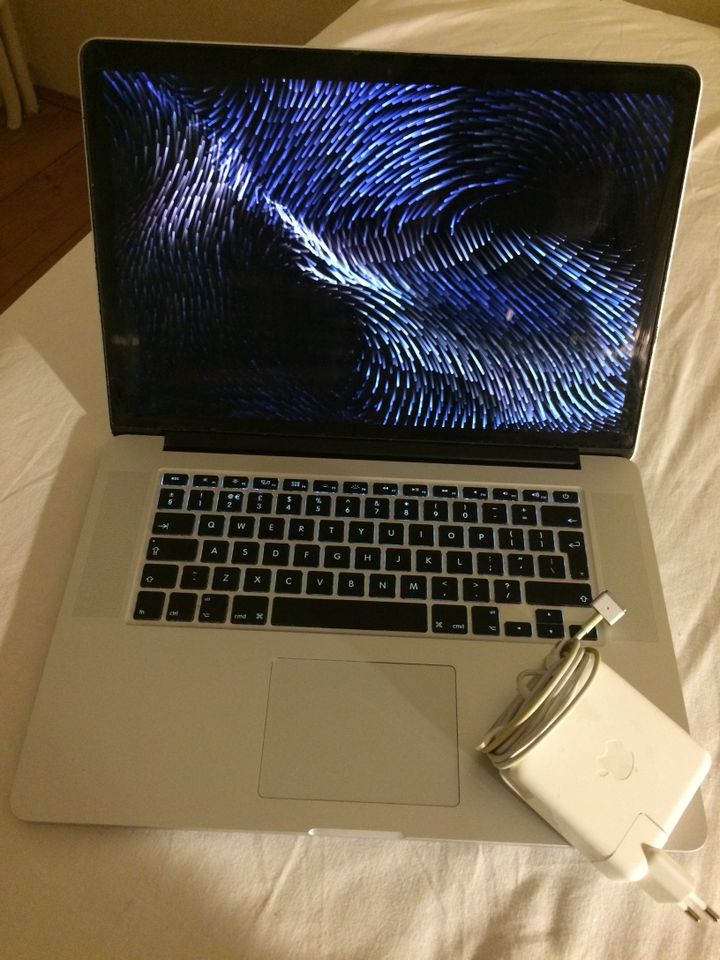 Macbook Pro 15,4 Retina 2012 in Braunschweig