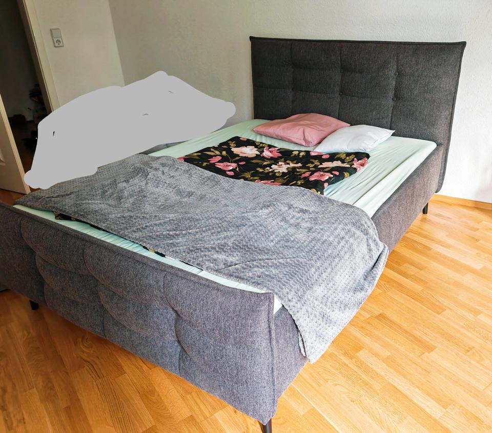 Komplettes Bett 180x200 mit Matratze &Lattenrost in Leipzig