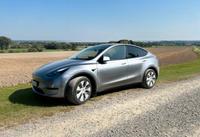 Tesla Model Y Hinterradantrieb 19 Monate alt Niedersachsen - Wunstorf Vorschau