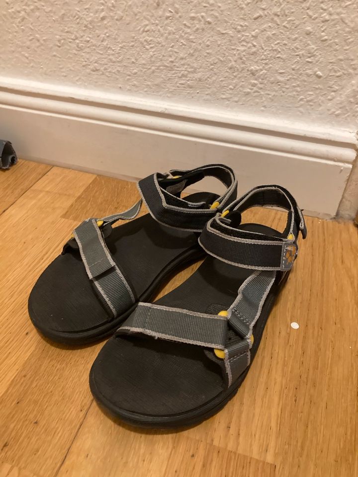 Kinder Sandalen Kinderschuhe Jack wolfskin grau 33 in Ahaus