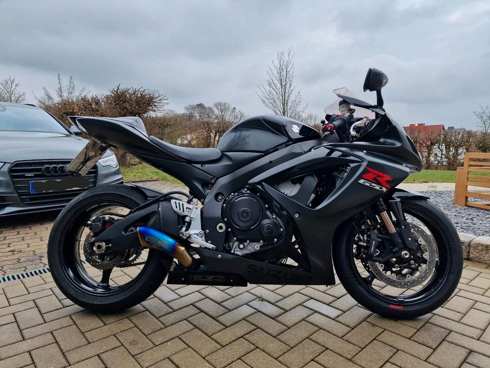 Suzuki GSXR750 K7 in Wabern