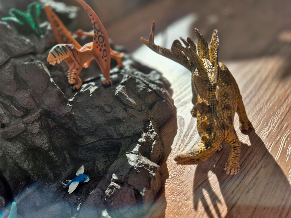 Schleich 42305 Dinosaurier Vulkan mit Zusatzdinos in Oberboihingen