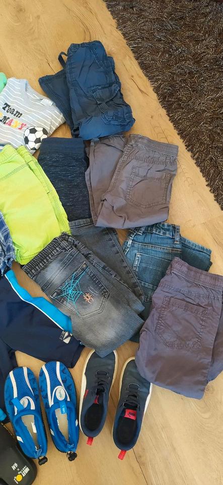 Großes Kleiderpaket/Bekleidung Jungen 98/104 Sommer in Gießen