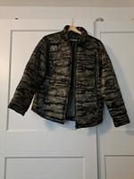 Jacke mit Tarnmuster grün 40 Bayern - Ansbach Vorschau