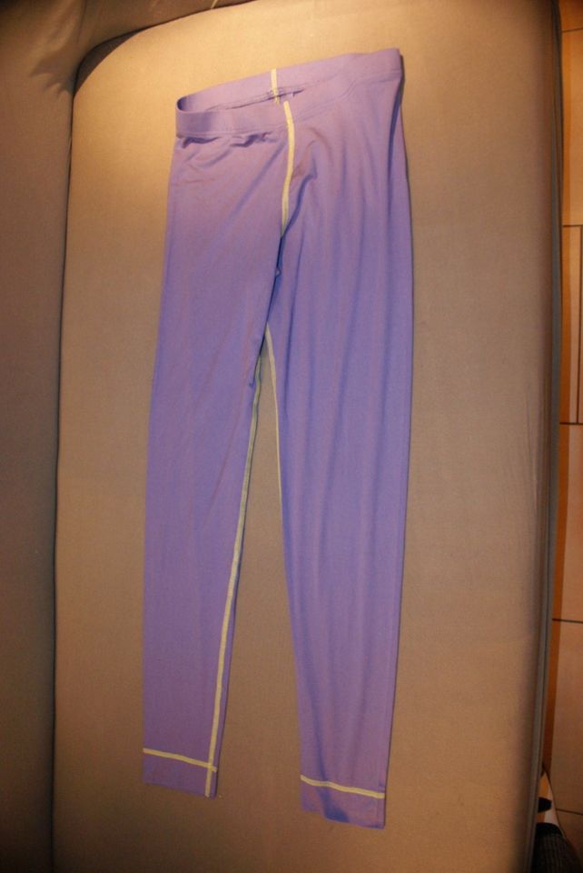 Lila lange Unterhose Gr. 158/164 - 2,50 Euro in Ludwigsburg