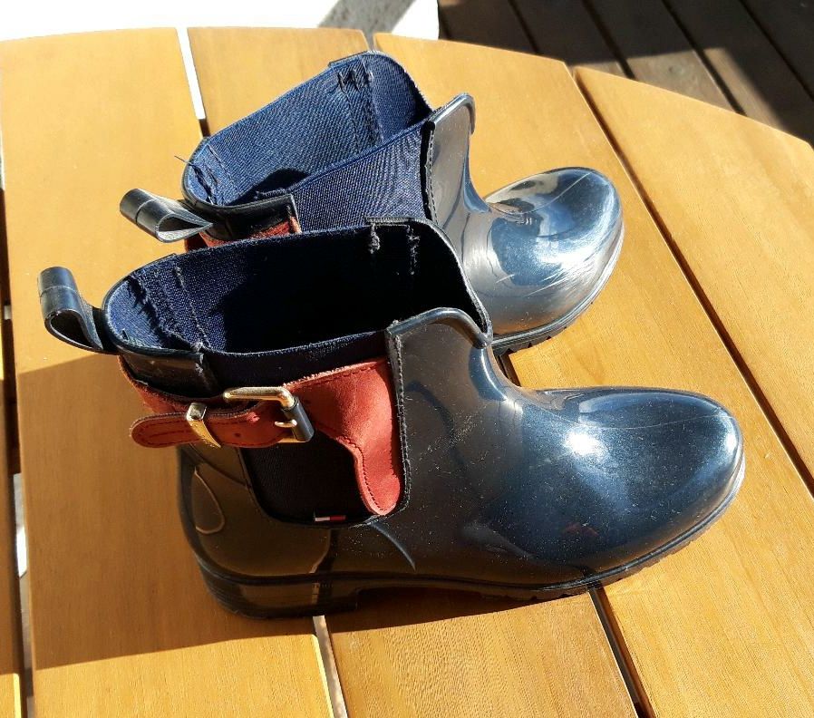 Tommy Hilfiger Gummistiefel, Boots, Navy/Blau Gr 38 in Baden-Württemberg -  Besigheim | eBay Kleinanzeigen ist jetzt Kleinanzeigen