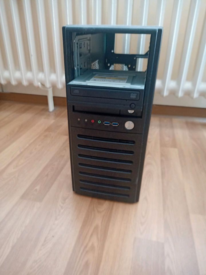 Leergehäuse PC ATX miditower mit dvd in Berlin