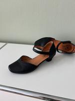 ❤️ THINK SANDALE PUMPS AIDA 37,5 38 SCHWARZ Hamburg-Nord - Hamburg Eppendorf Vorschau
