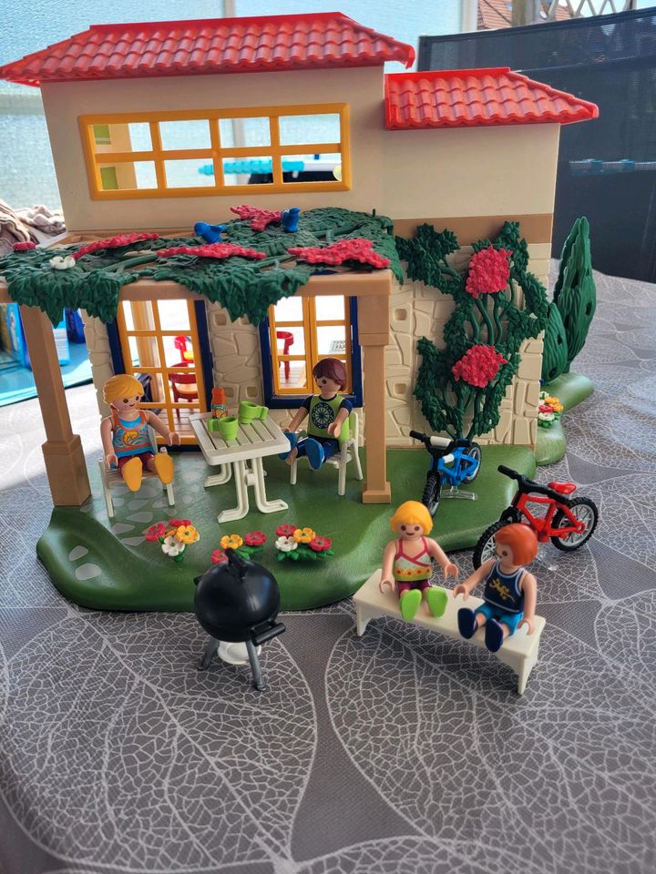 Playmobil Ferienhaus mit Extrazubehör in Bremerhaven