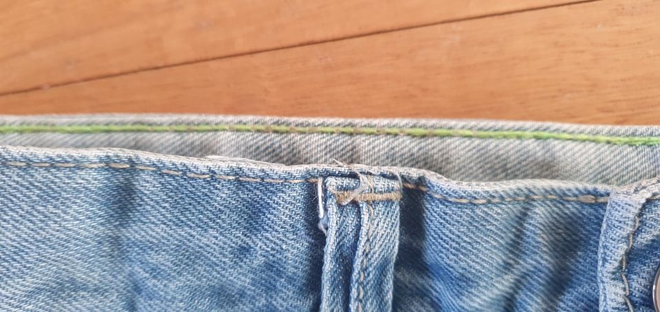 Jeans Short, Kurze Hose, Gr. 152, Blau washed Look, Neon Akzente in Niederwerrn