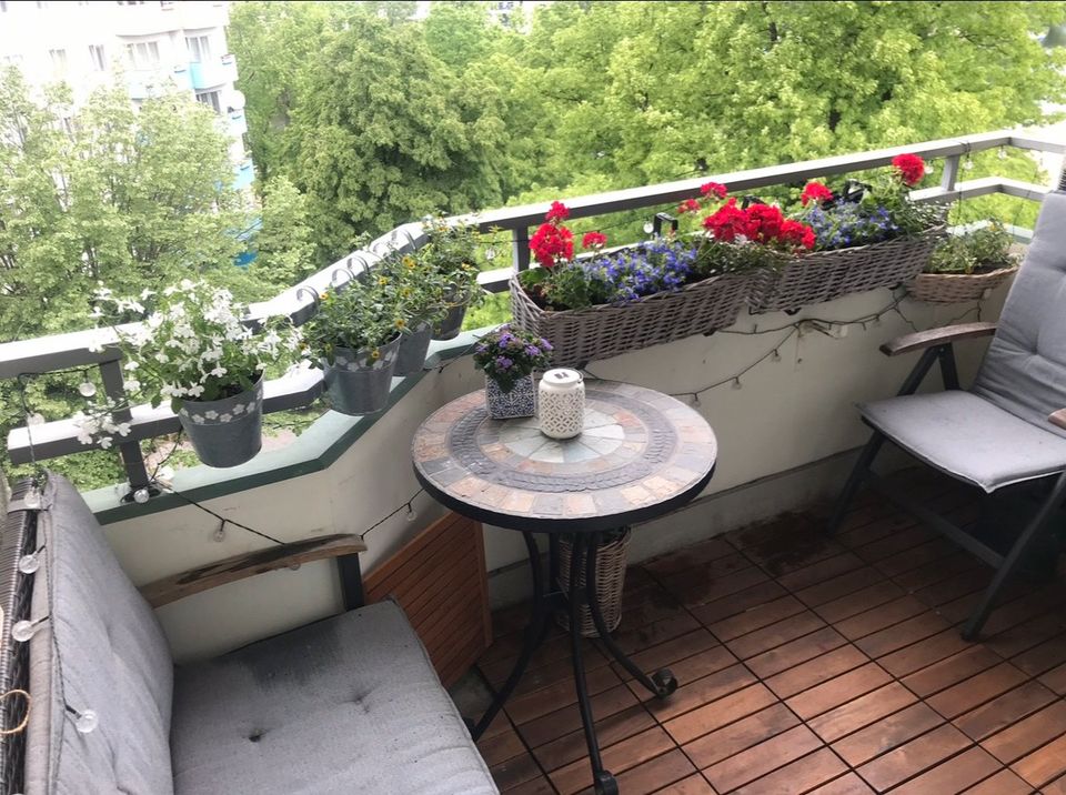 Untermieter für möblierte Wohnung  mit Balkon und Spreeblick in Berlin