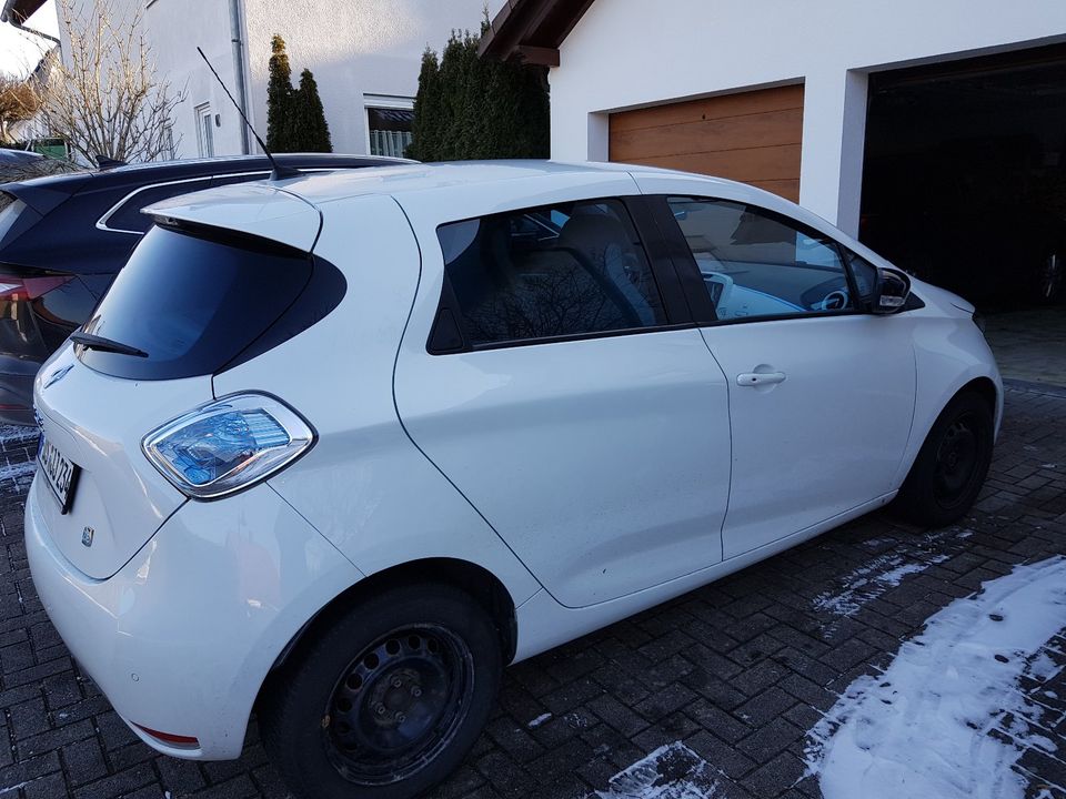 Renault ZOE 43 KW / 58 PS weiß mit Batterieleasing in Waldachtal