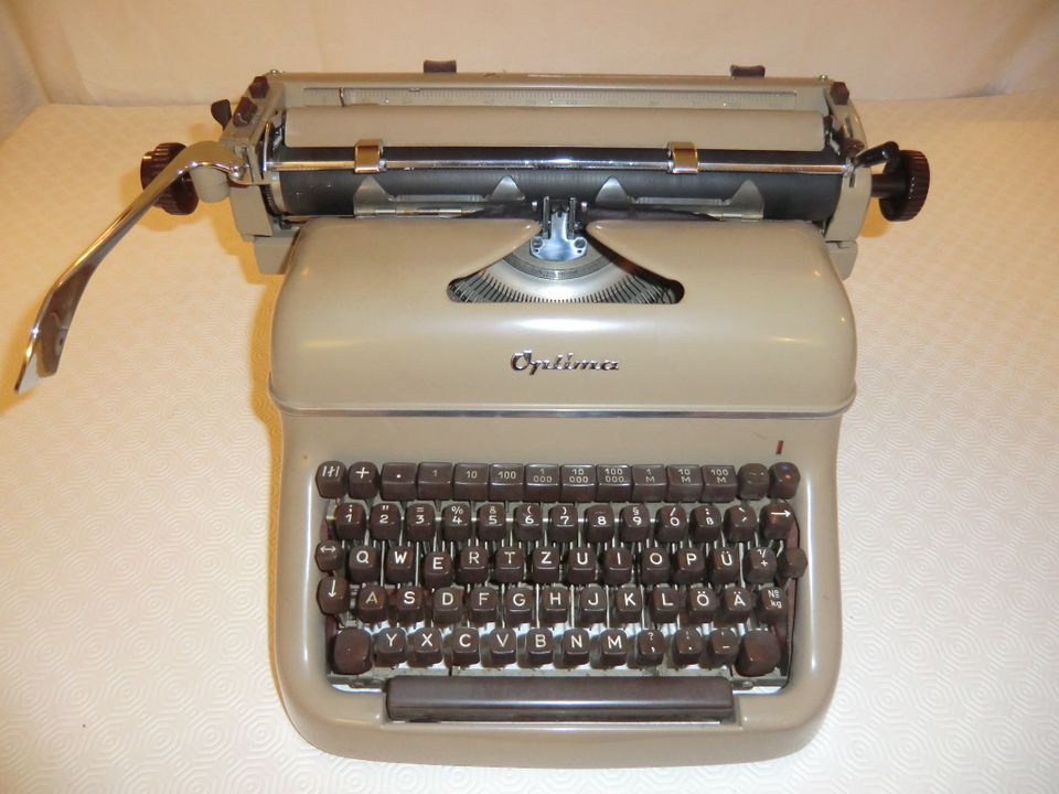 Alte Schreib-Rechenmaschinen in Zeulenroda