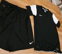 Sport- Shirts/ Shorts:  Nike/Adidas/Hollister Baden-Württemberg - Gärtringen Vorschau