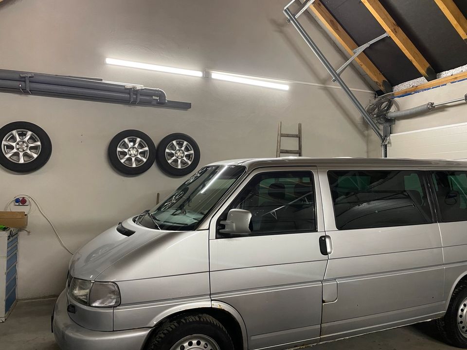 VW T4 151PS Caravelle in München