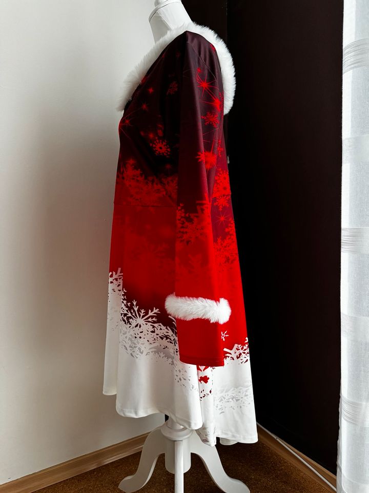 Weihnachts Kleid / Kostüm Damen in Fachbach