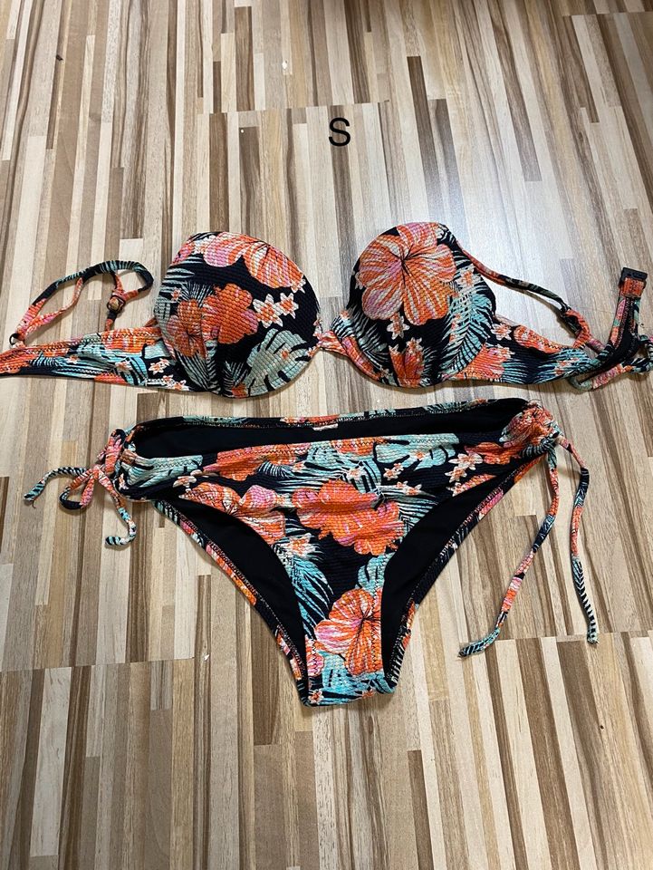 Bikinis neu S ❤️✨ in Wadern