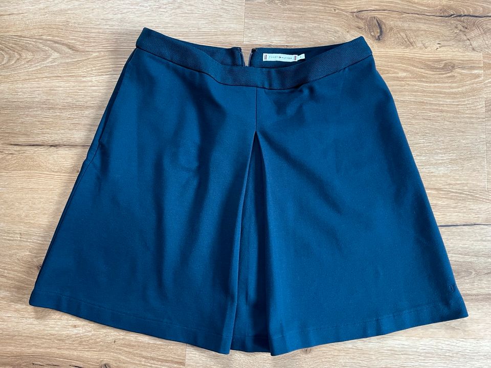 Orig. Tommy Hilfiger Damen Falten Rock S 36 marineblau wNEU in Göttingen