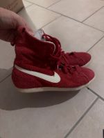 Nike Vintage rot Velour Schuhe 38 Hessen - Niederdorfelden Vorschau