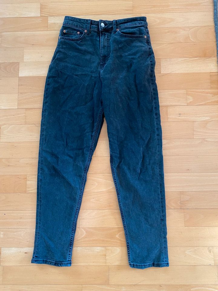 H & M Jeans, high waist, schwarz, Gr. 38 in Ertingen