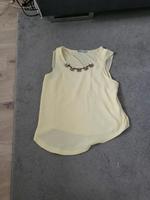 Gelbes Top mit einer Kette drauf Hessen - Neu-Isenburg Vorschau