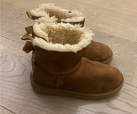 Mädchen Stiefel Ugg Mini Bailey Bow Gr. 30 Hessen - Lampertheim Vorschau