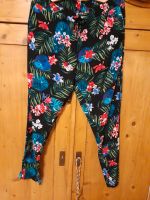 Damen Sommer Hose Gr 42 Schwarz  mit bunten Blumen Rheinland-Pfalz - Welling Vorschau