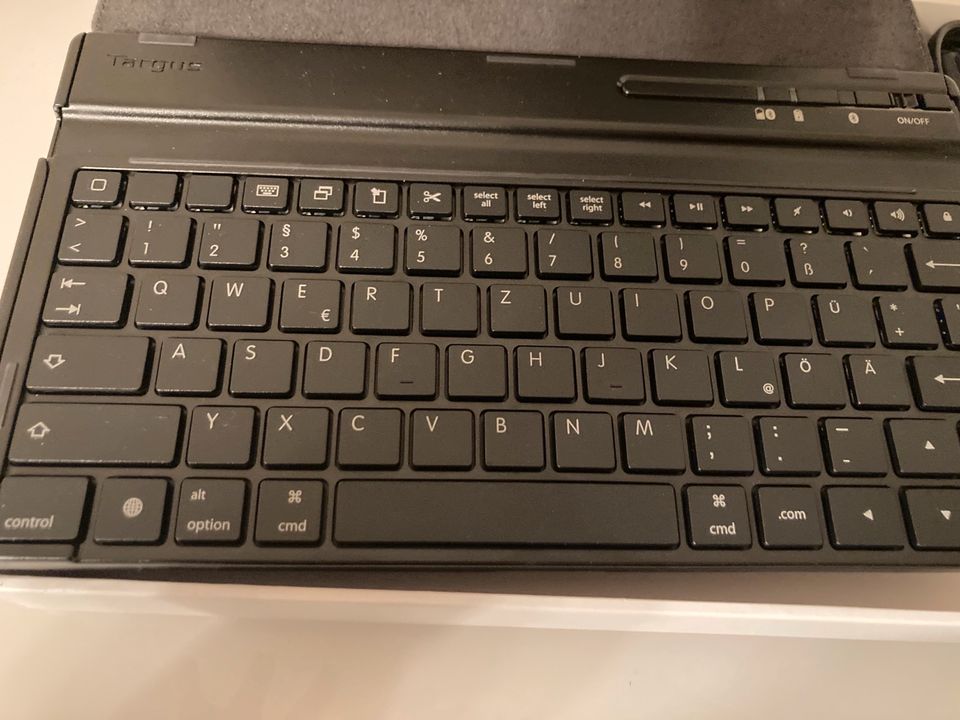 Targum Versavu Keyboard Case in München