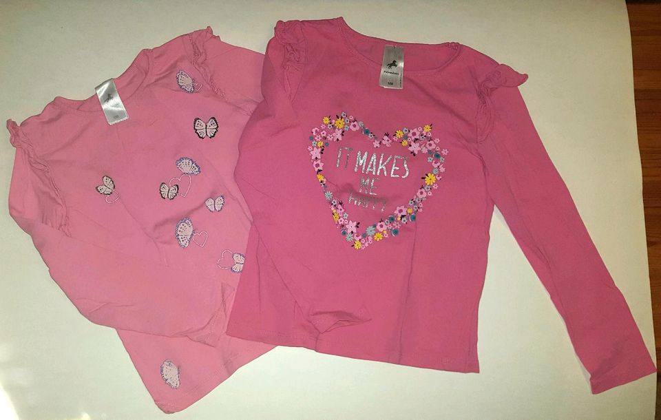 Kleiderpaket cunda Gr 128 10 Teile T-Shirts Sweatshirts Kleid Hos in Saarwellingen