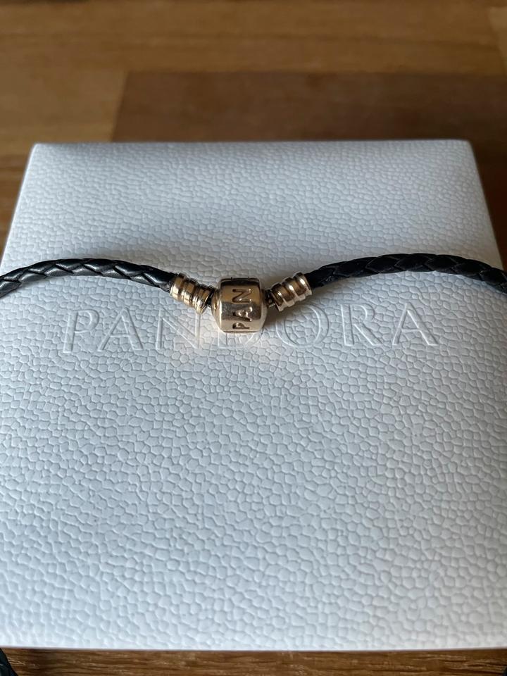 Pandora Lederarmband schwarz mit 585 Goldverschluss ca. 38 cm in Wohlenhagen