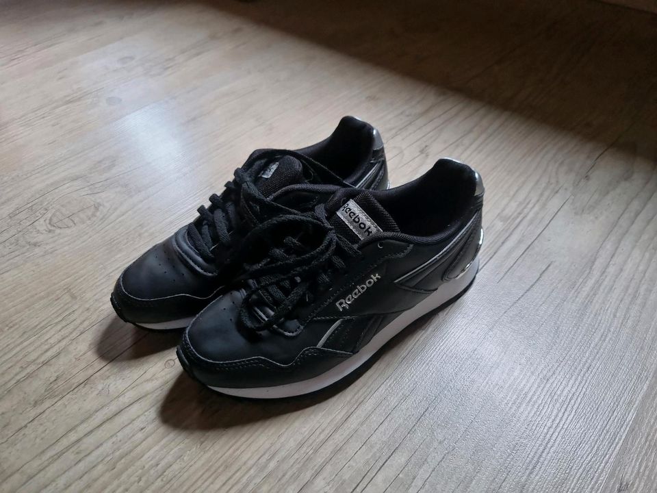 Reebok Turnschuhe schwarz silber weiß Gr. 35,5 in Sohland