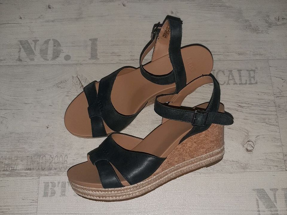 Sandalen UGG Größe 40 in Wermsdorf