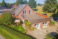 Einziehen und wohlfühlen - aufwendig renovierte Dachgeschosswohnung in einem Dreifamilienhaus! Niedersachsen - Stuhr Vorschau