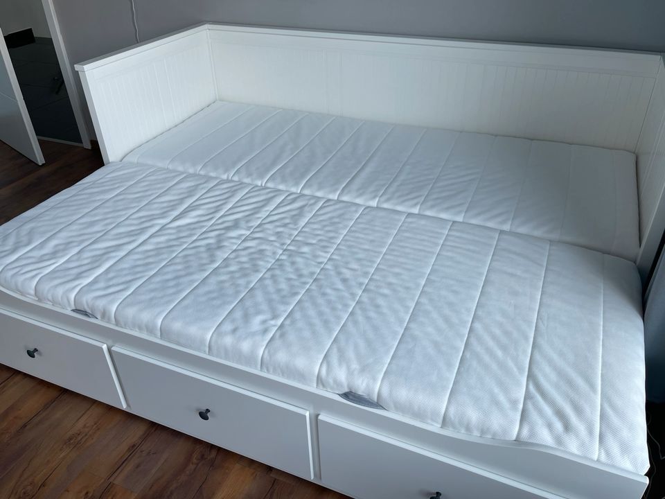 Ikea Hemnes Bett Tagesbett ausziehbares Bett Doppelbett 2x 80x200 in Dinslaken