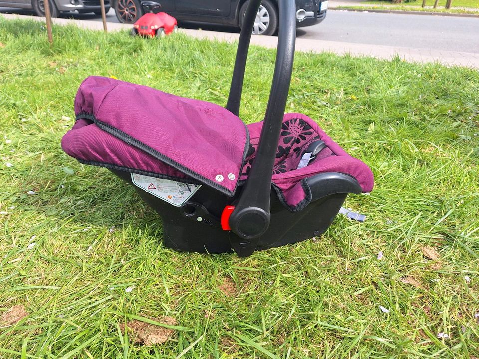 Kinderwagen inkl. Babyschale in Glückstadt