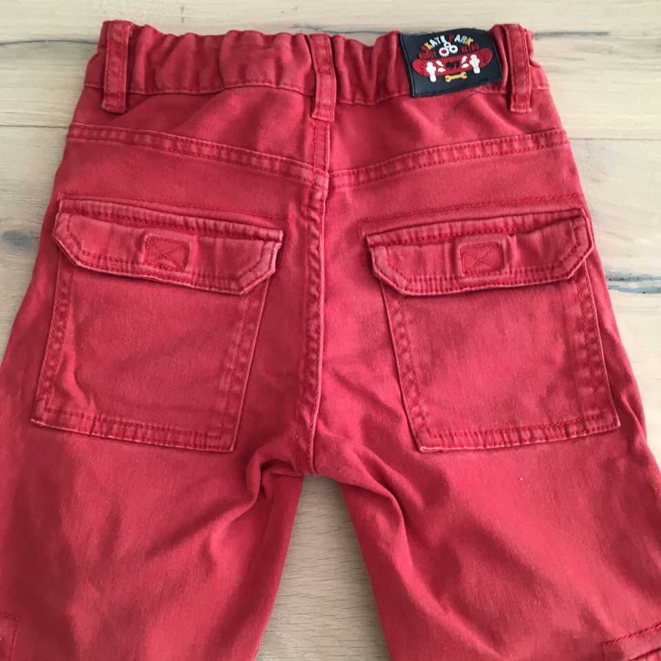 Tolle Jeans / Hose, Sergent Major, rot / Skater, 128 in Hamburg