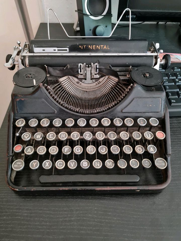 Vintage Deko Schreibmaschine Antik Continental in Schleswig