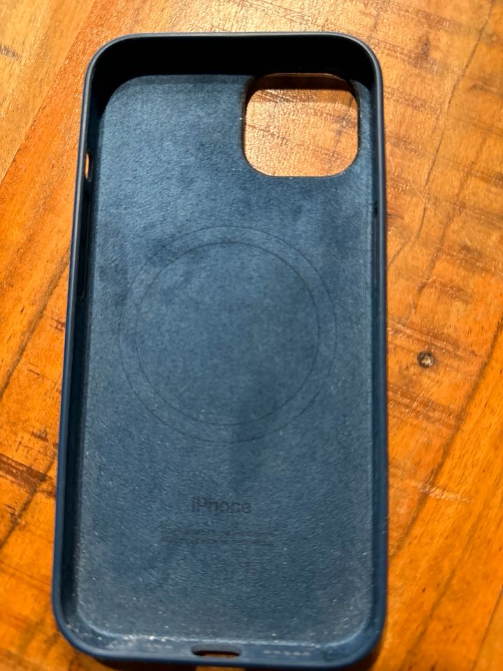 Original Hülle iPhone 13 in blau in Ludwigshafen