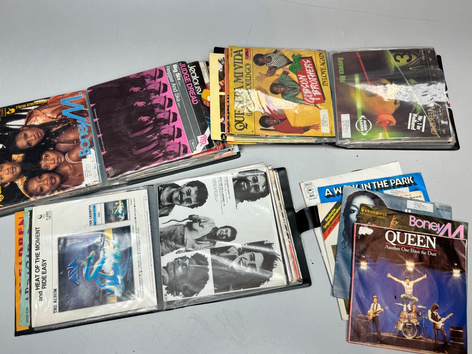 70 Stk. Diverse Vinyl Singles 70er/80er u.a. Schallplatten im Set in Weilrod 