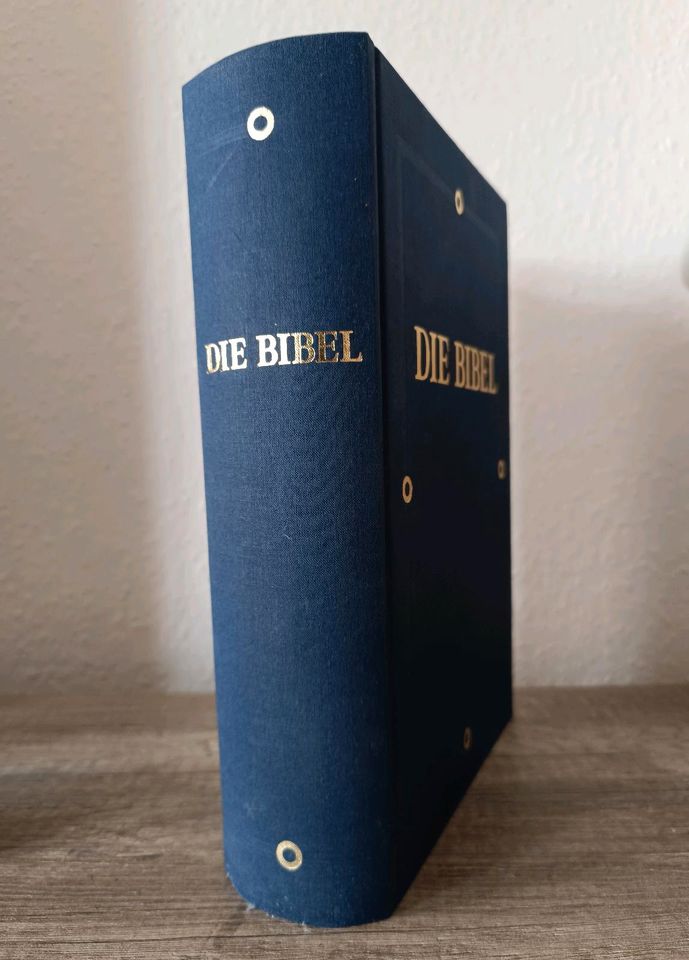 Buch DIE BIBEL - STUTTGARTER BIBEL DER BUCHMALEREI in Schönebeck (Elbe)